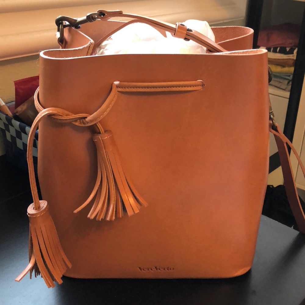 Vere Verto bucket bag